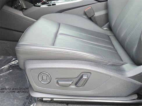 Certified 2025 Audi Q6 e-tron Premium w/ Convenience Package image 17