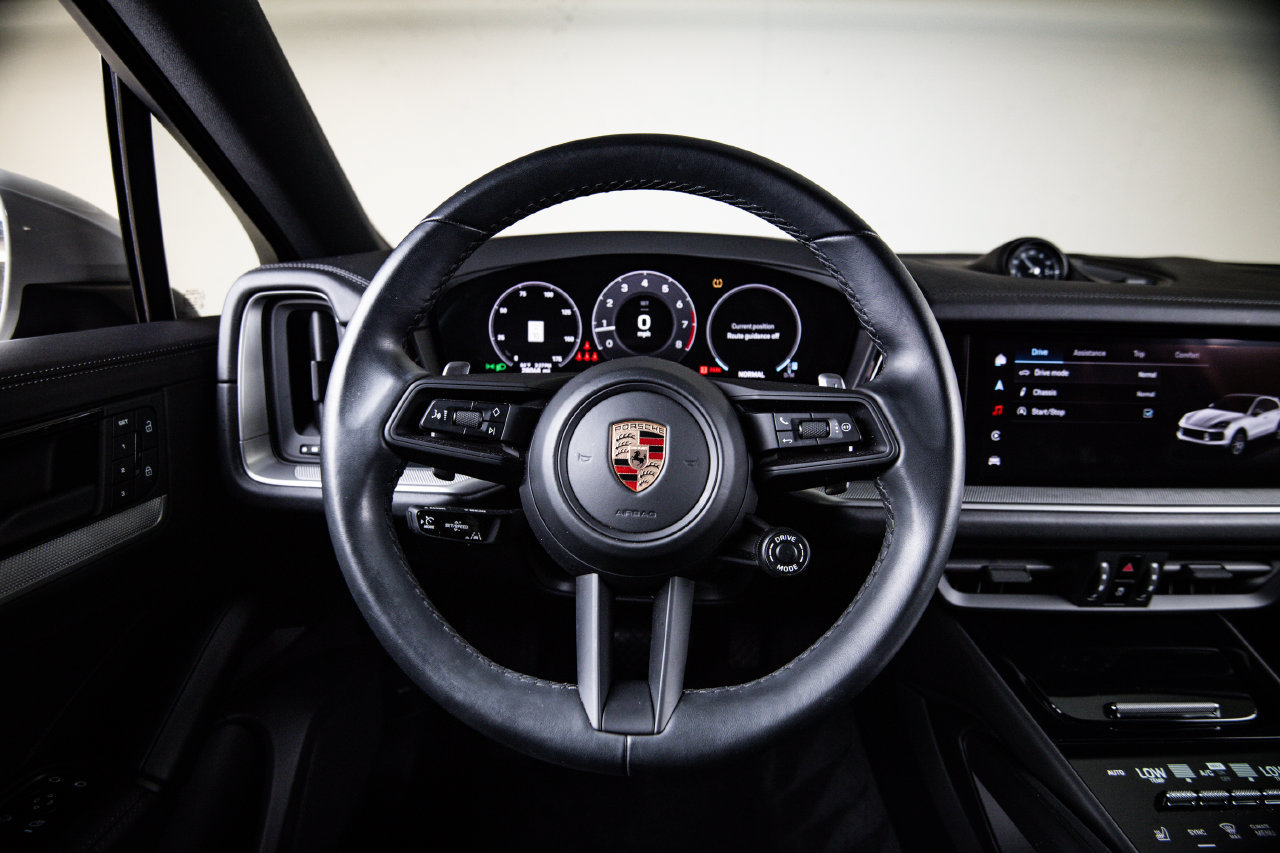 Certified 2024 Porsche Cayenne Coupe AWD/4WD image 26