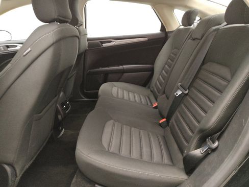 Used 2018 Ford Fusion SE w/ Fusion SE Technology Package image 18