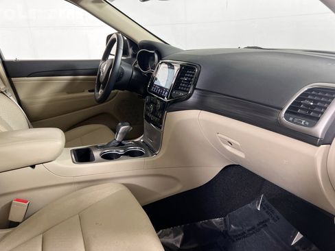 Used 2022 Jeep Grand Cherokee Laredo E image 27