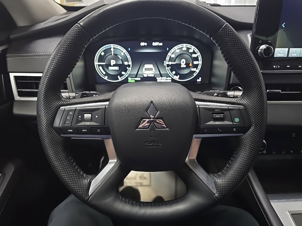Used 2023 Mitsubishi Outlander SEL AWD/4WD image 19