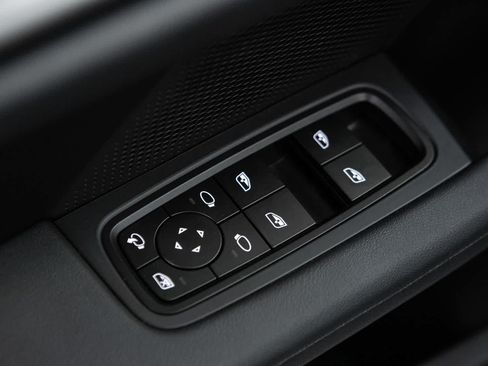 New 2026 Porsche Taycan 4S AWD/4WD image 24
