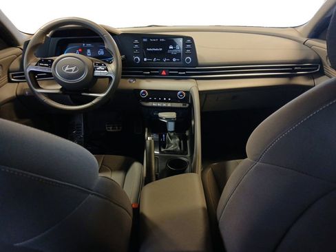 Used 2025 Hyundai Elantra Sport image 10