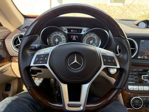 Used 2015 Mercedes-Benz SL 550 image 34