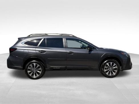 Used 2025 Subaru Outback Limited AWD/4WD image 8
