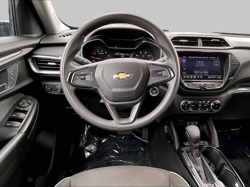 Used 2023 Chevrolet TrailBlazer LT w/ Convenience Package AWD/4WD image 6