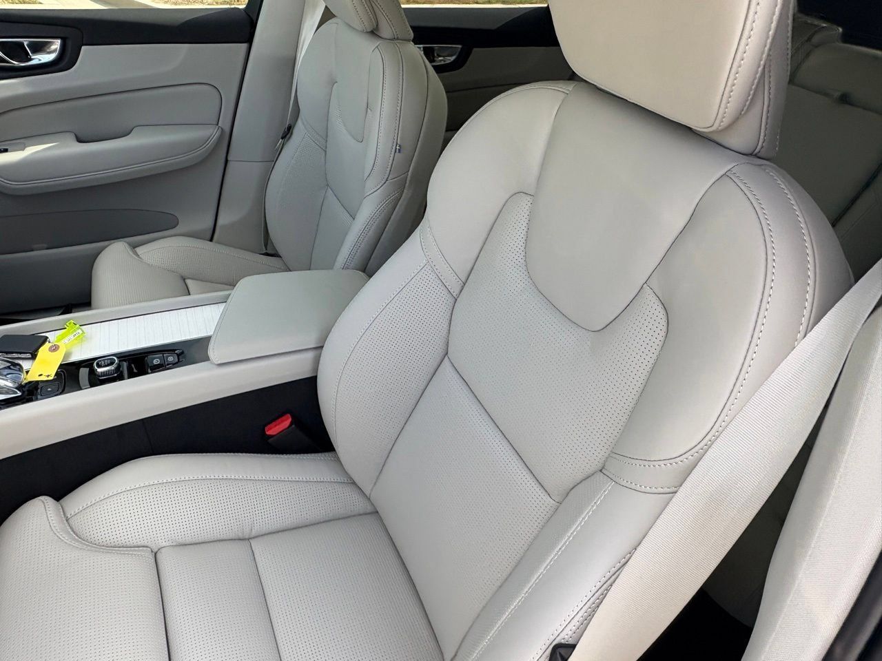 New 2026 Volvo XC60 B5 Ultra w/ Protection Package Premier AWD/4WD image 19