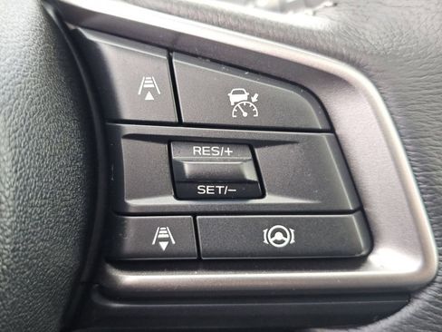 Used 2025 Subaru Outback Premium image 11