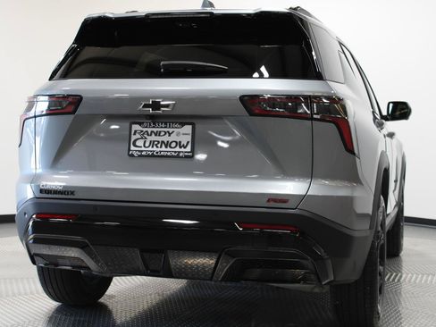 Used 2025 Chevrolet Equinox RS w/ Safety and Technology Package FWD image 12