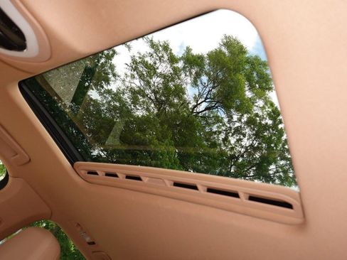 Used 2014 Porsche Cayenne S image 17