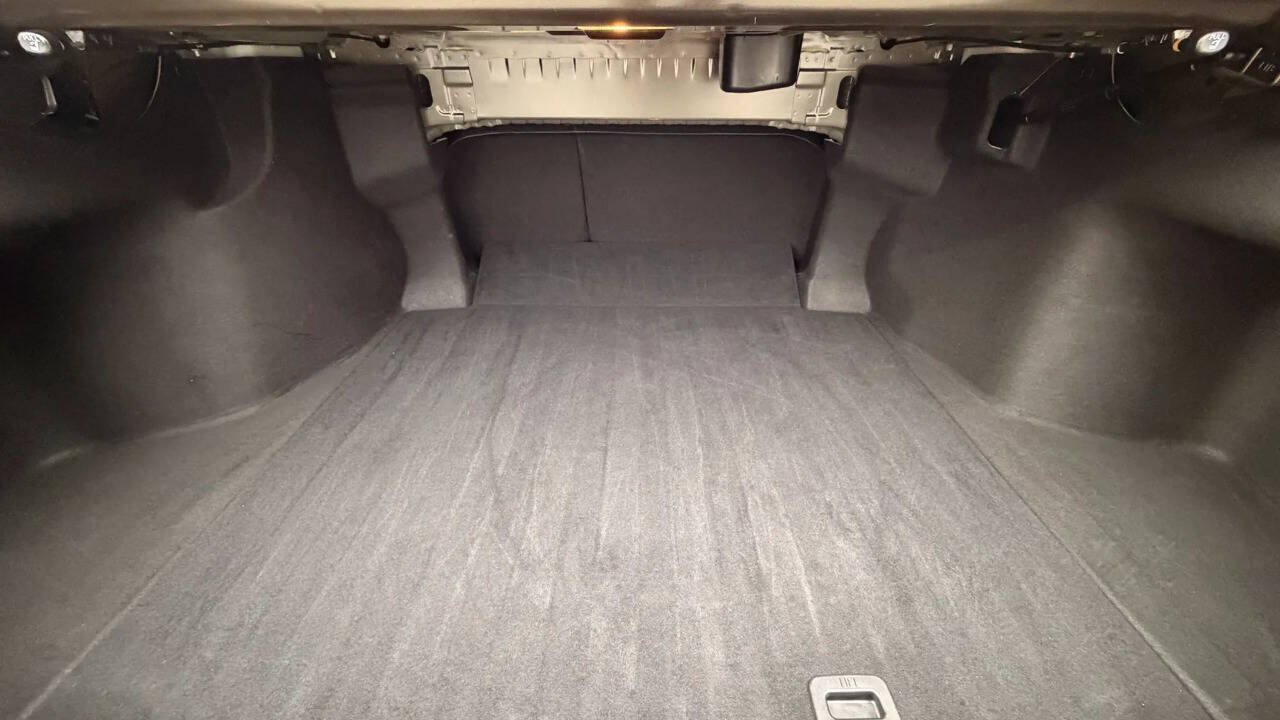 Used 2018 Toyota Camry LE w/ Moonroof Package FWD image 24