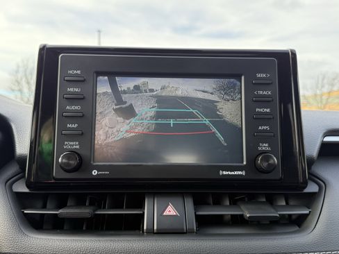 Used 2020 Toyota RAV4 XLE image 3