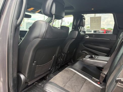 Used 2019 Jeep Grand Cherokee Altitude RWD image 16