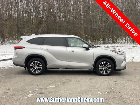 Used 2022 Toyota Highlander XLE image 8