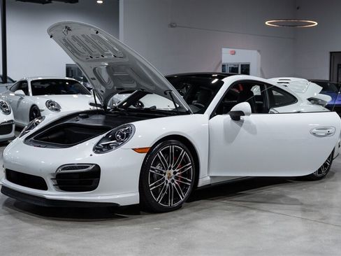Used 2015 Porsche 911 Turbo w/ Sport Chrono Package AWD/4WD image 32