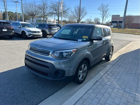 Used 2018 Kia Soul Base image 4
