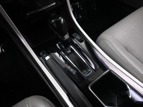 Used 2016 Honda Accord EX-L image 32