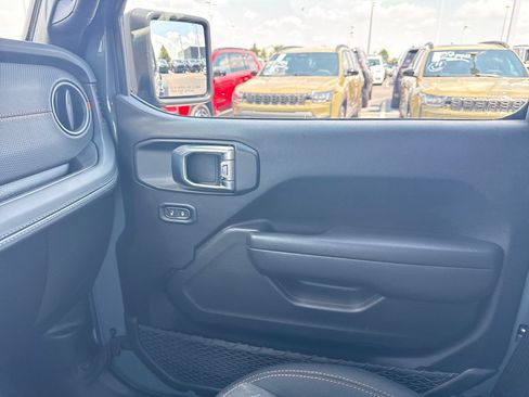 Used 2026 Jeep Gladiator Mojave AWD/4WD image 25