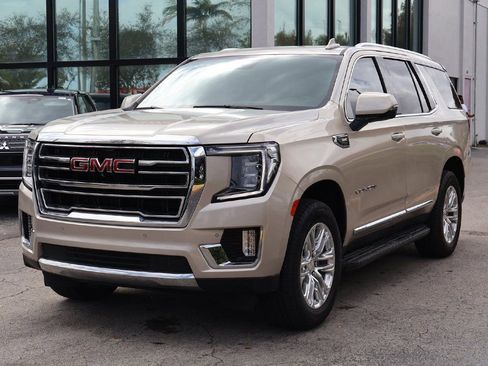 Used 2024 GMC Yukon SLT w/ SLT Luxury Package RWD image 10