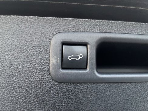 Used 2023 Toyota Highlander XSE image 14