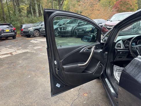 Used 2016 Buick Verano Leather w/ Driver Confidence Package image 8