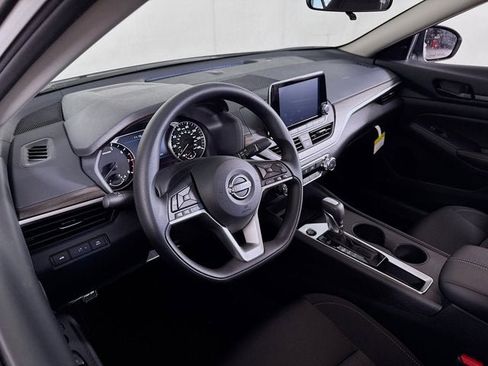 New 2026 Nissan Altima 2.5 SV FWD image 9