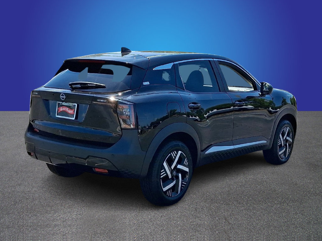 Used 2025 Nissan Kicks SV FWD image 4