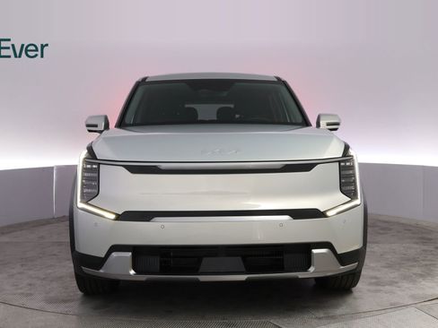 Used 2026 Kia EV9 Light RWD image 12