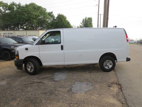 Used 2022 Chevrolet Express 2500 w/ Driver Convenience Package RWD image 1