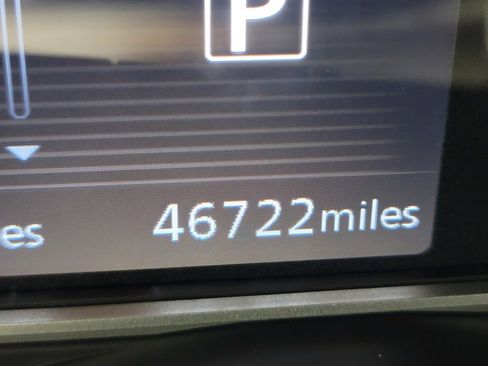 Used 2024 Nissan Versa SV w/ Trunk Package FWD image 18