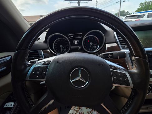 Used 2016 Mercedes-Benz GL 450 4MATIC image 9