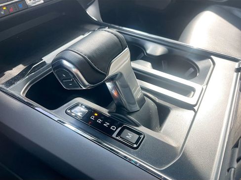 Used 2024 Ford F150 Lariat w/ Tow/Haul Package image 17