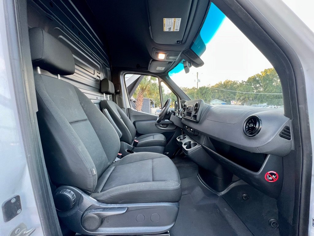 Used 2019 Freightliner Sprinter 2500 RWD image 19