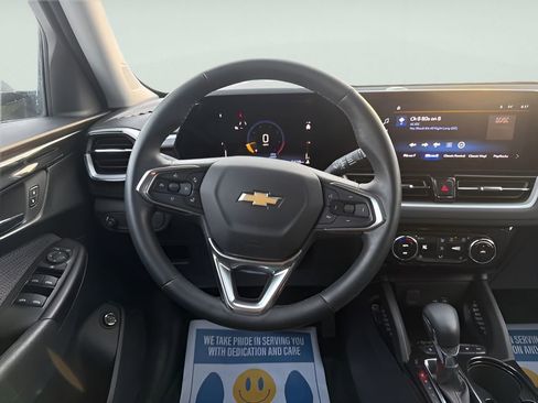 Used 2025 Chevrolet TrailBlazer LT w/ Convenience Package image 13