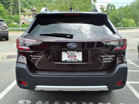 Used 2025 Subaru Outback Touring AWD/4WD image 3