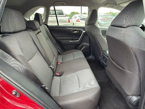 Certified 2025 Toyota RAV4 XLE FWD image 38