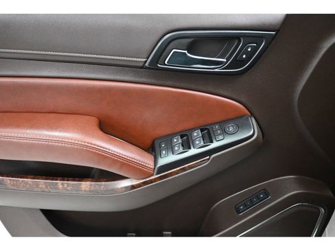 Used 2019 Chevrolet Suburban Premier image 33