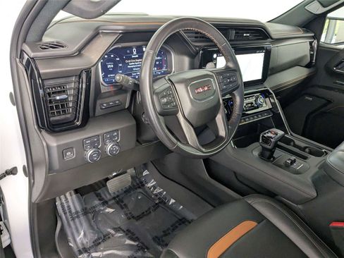 Used 2022 GMC Sierra 1500 AT4 w/ AT4 Premium Package AWD/4WD image 11