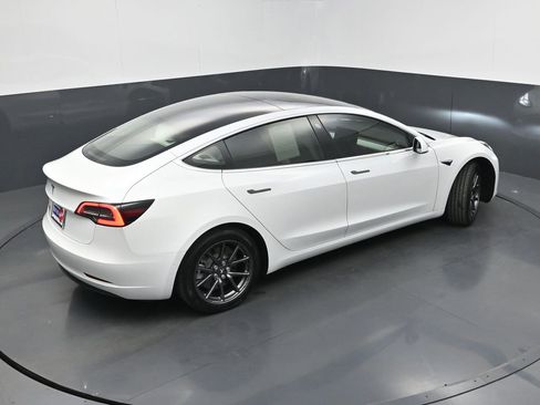 Used 2019 Tesla Model 3 image 33