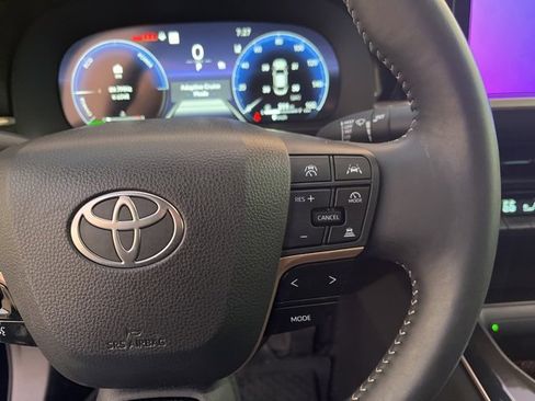 Used 2026 Toyota Crown XLE image 19