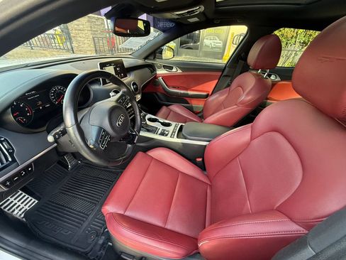 Used 2019 Kia Stinger GT1 RWD image 12