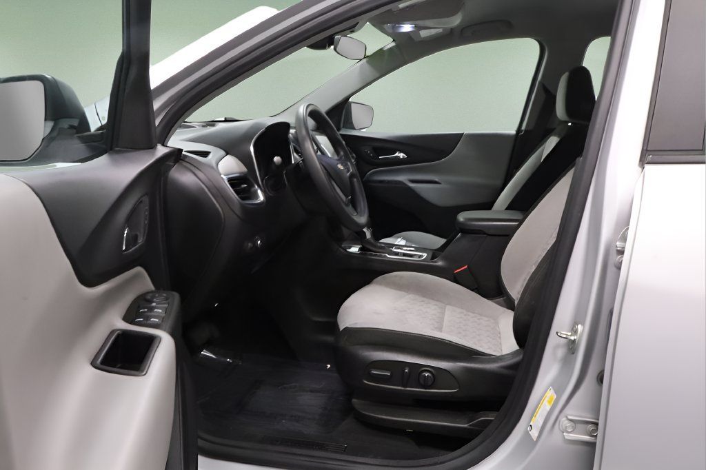 Used 2022 Chevrolet Equinox LS AWD/4WD image 9