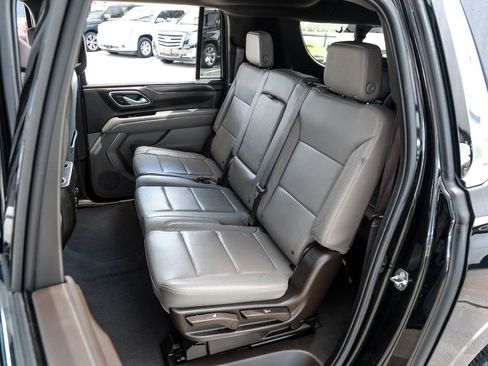 Used 2023 Chevrolet Suburban LT RWD image 41