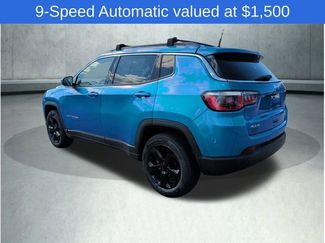 Used 2017 Jeep Compass Latitude AWD/4WD video 3