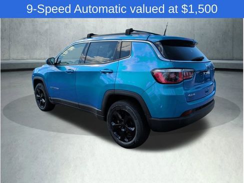 Used 2017 Jeep Compass Latitude AWD/4WD image 3