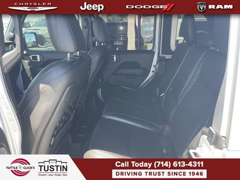 Used 2023 Jeep Wrangler Unlimited Rubicon 4xe w/ Steel Bumper Group AWD/4WD image 19