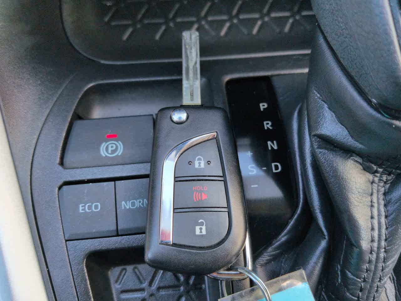 Certified 2023 Toyota RAV4 LE FWD image 25