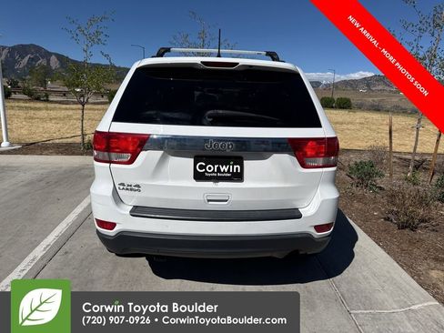 Used 2013 Jeep Grand Cherokee Laredo w/ Laredo E Group AWD/4WD image 6