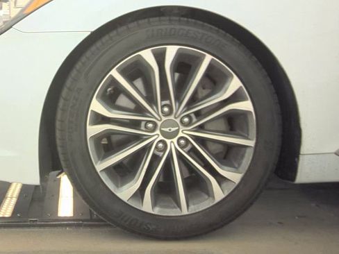 Used 2016 Hyundai Genesis 3.8 RWD image 10
