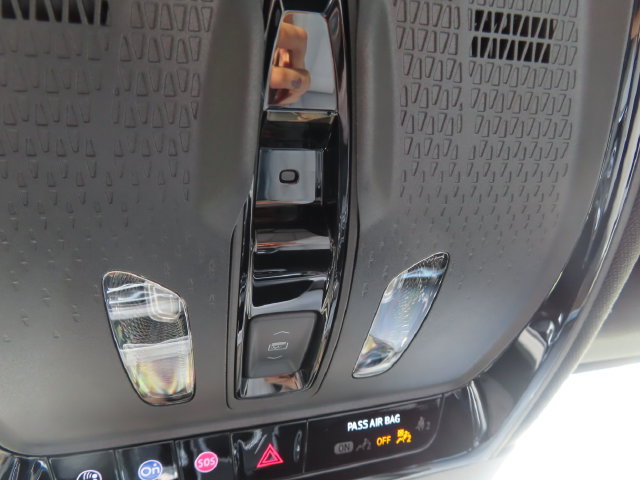 Used 2025 Cadillac Lyriq Luxury w/ LPO, Floor Liner Package AWD/4WD image 37